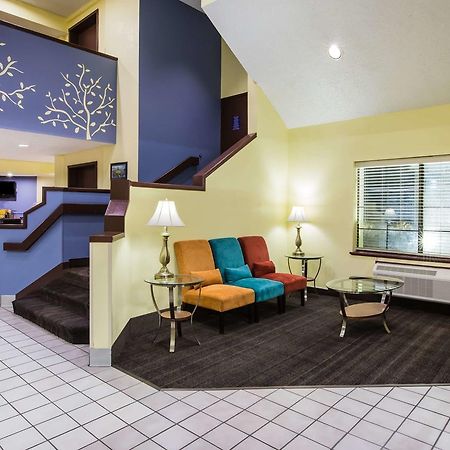 Days Inn By Wyndham Blue Springs Kültér fotó