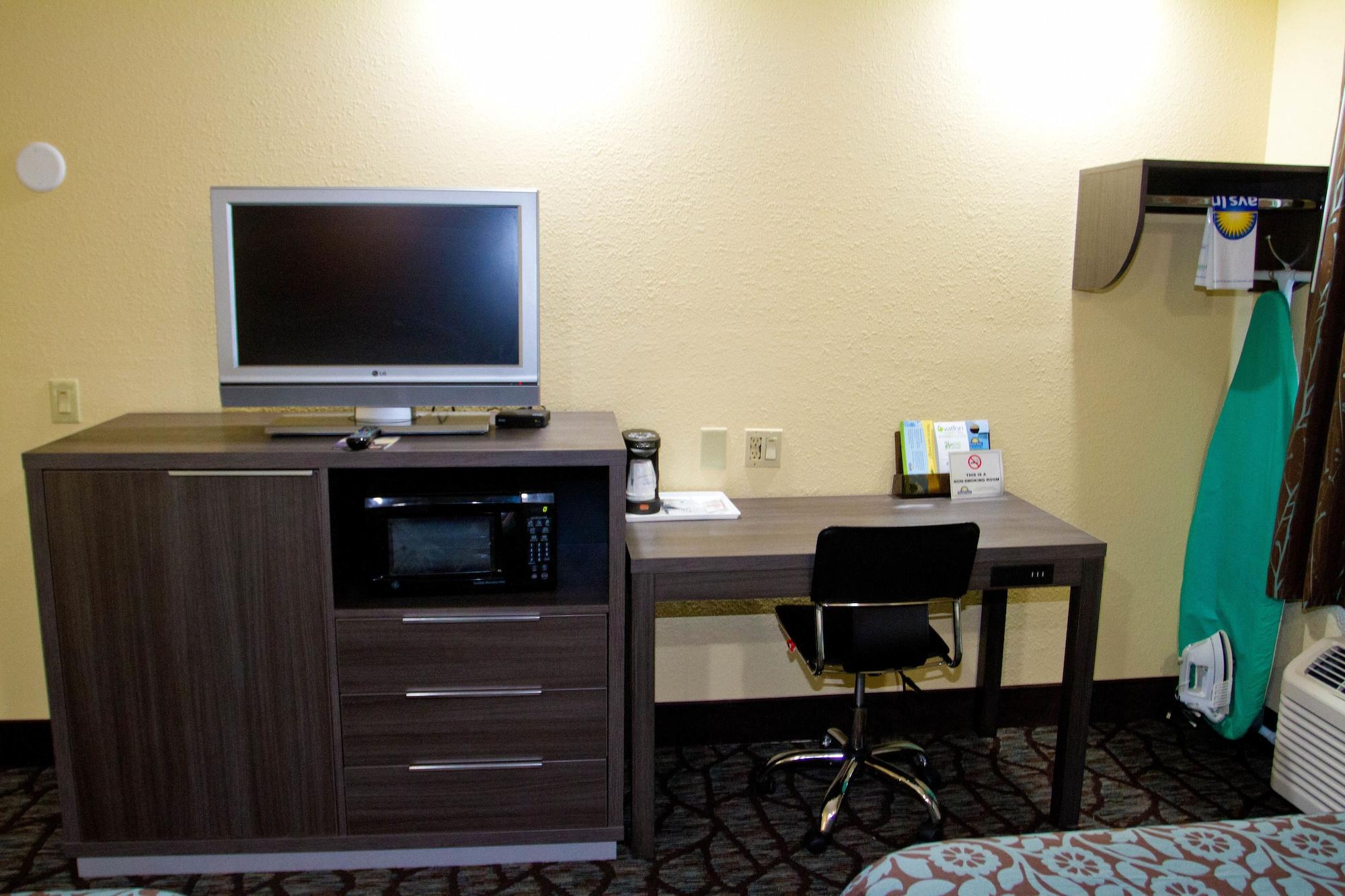 Days Inn By Wyndham Blue Springs Kültér fotó