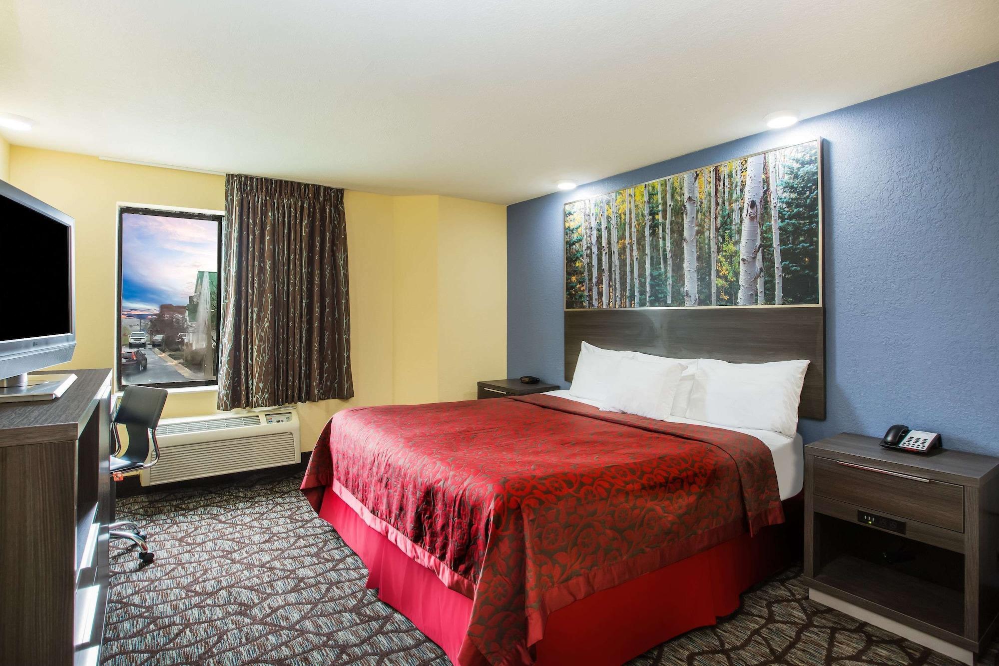 Days Inn By Wyndham Blue Springs Kültér fotó