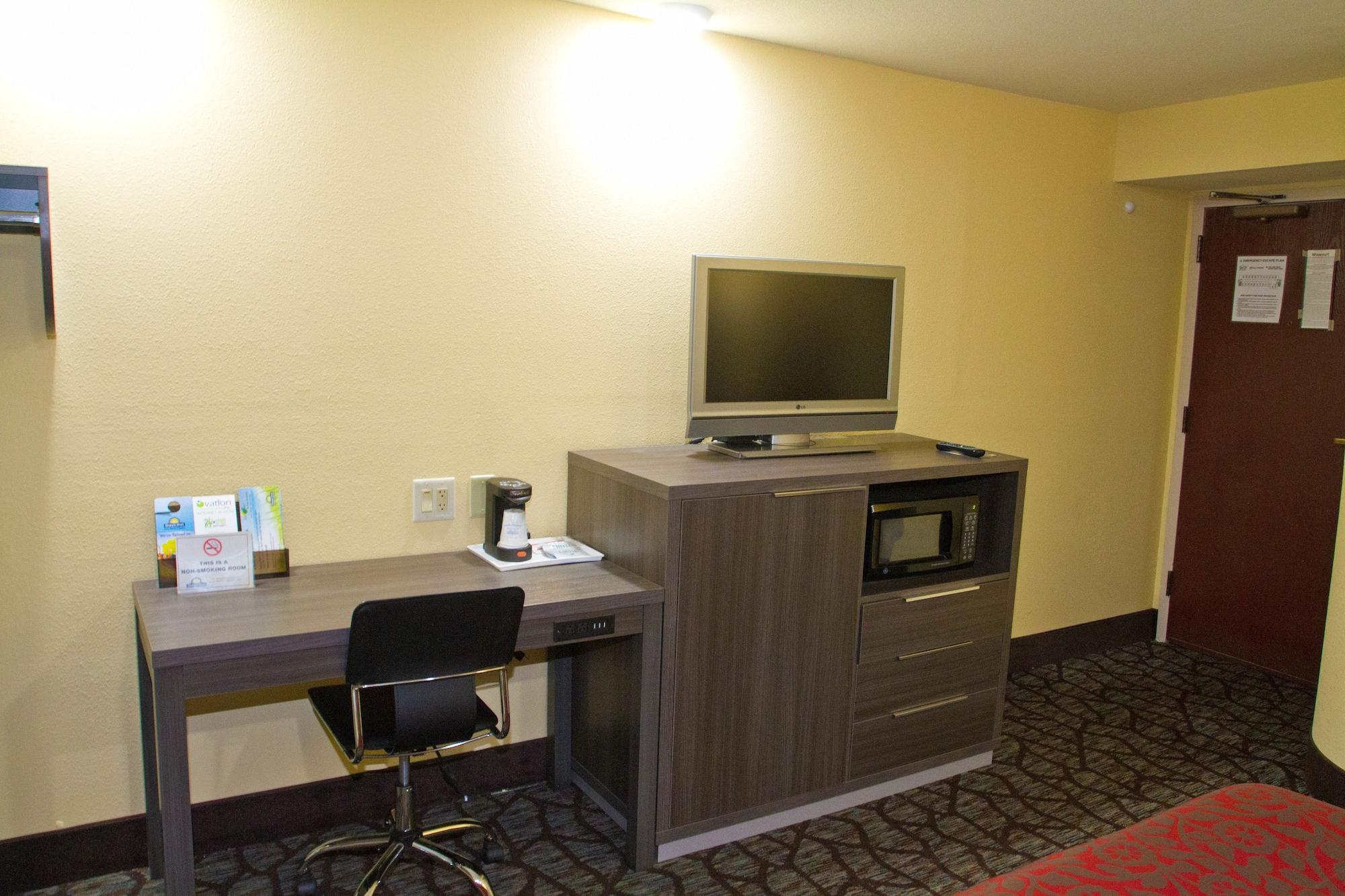 Days Inn By Wyndham Blue Springs Kültér fotó